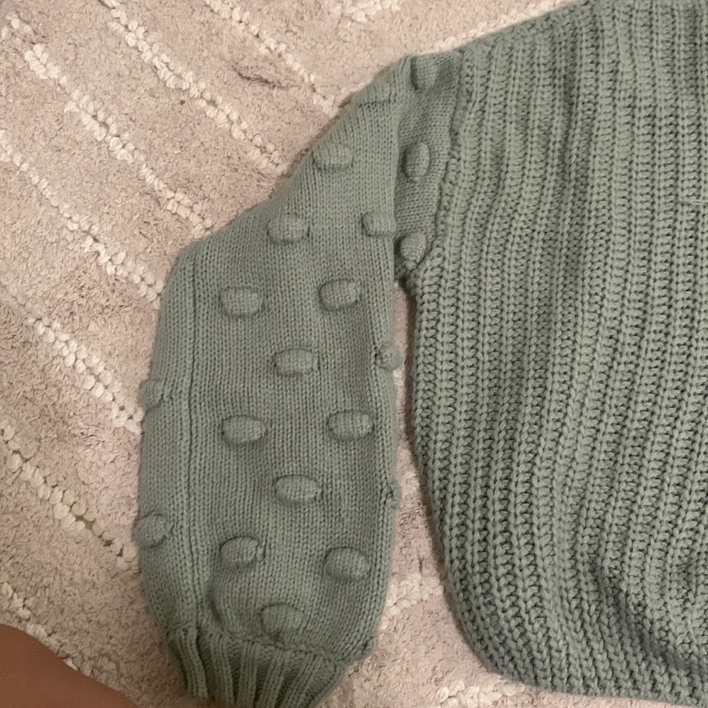 sweater - Picture 3 of 3